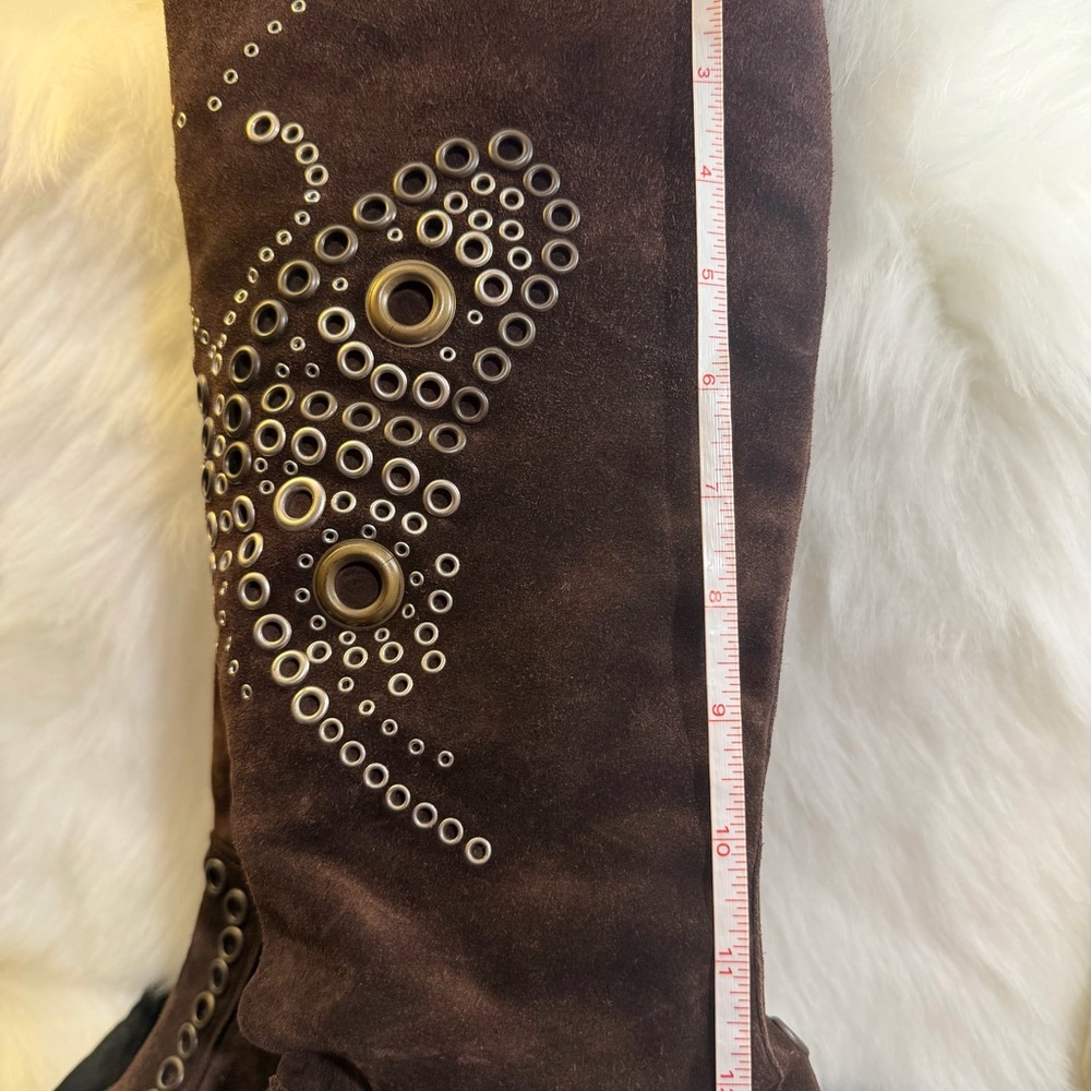 Vintages Dolce & Gabbana Brown Suede
Butterfly Rivet Heeled Boots 👢 🤎 - Picture 14 of 17